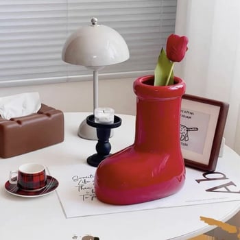 Pantof roșu din ceramică – ornament de birou, decor de masă, suport pentru vază, cadou elegant