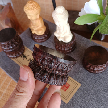Bază de lotus din lemn de abanos, suport sculptat – ornament din lemn cu Buddha mic