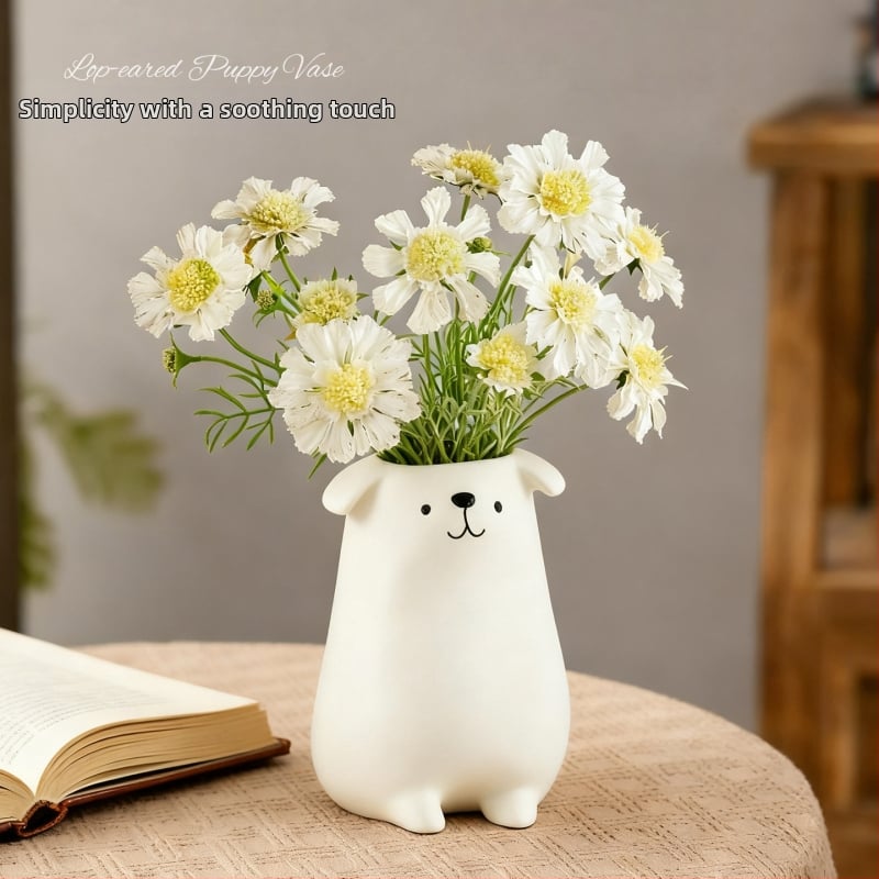 Vază ceramică cu cățeluș drăguț – decor pentru birou, sufragerie, hol sau dormitor.