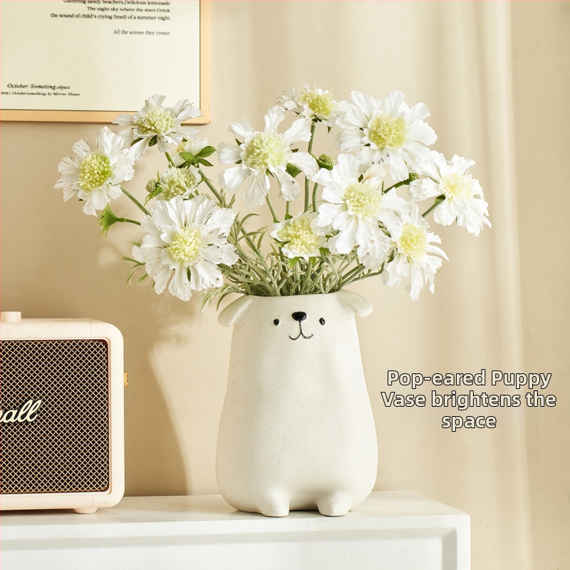 Vază ceramică cu cățeluș drăguț – decor pentru birou, sufragerie, hol sau dormitor.