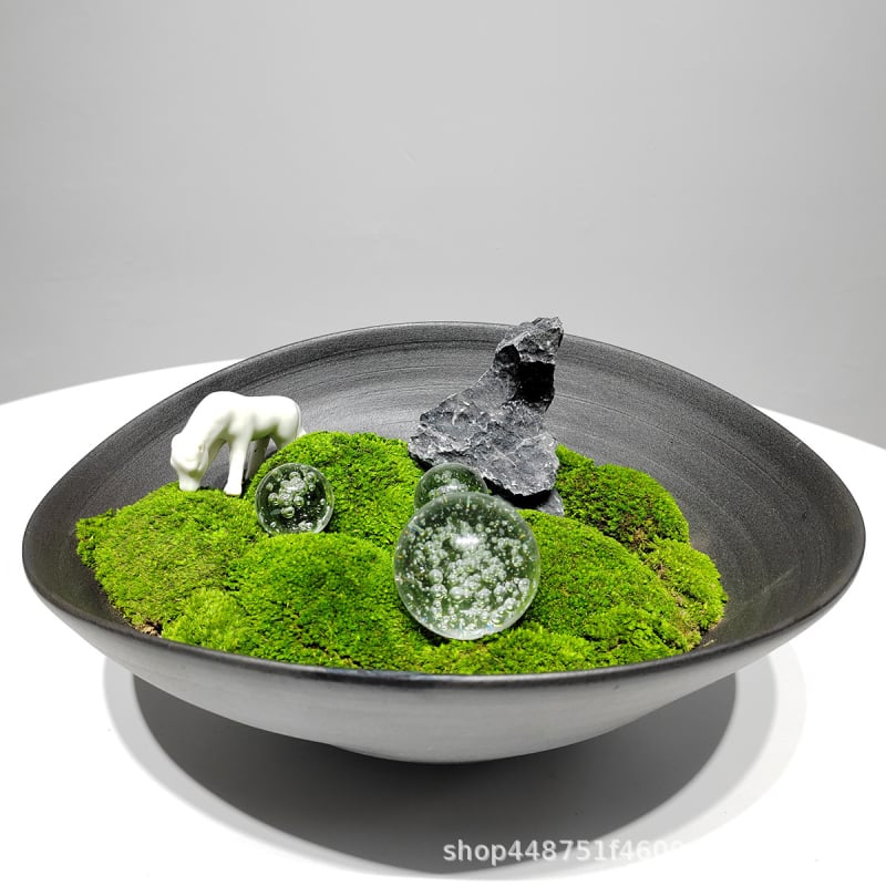 Керамична декоративна композиция с вечен мъх, керамично цвете и кон, кристална топка, височина 18 см – реквизит за фотография и домашен декор