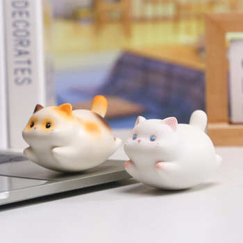 Карикатурна котка от смола — декоративна фигурка за бюро, симпатичен котешки декор