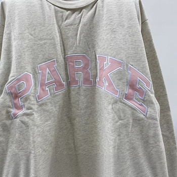 Parke женски сив суитшърт с бродирана буквена апликация, свободен крой, mock neck, дълги ръкави, памук, пролет 2026