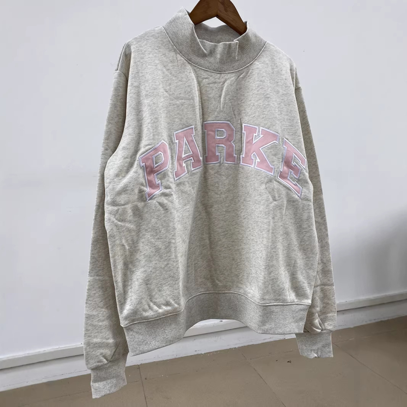 Parke женски сив суитшърт с бродирана буквена апликация, свободен крой, mock neck, дълги ръкави, памук, пролет 2026