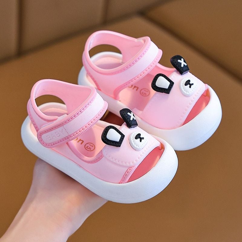 Нови летни детски обувки, ултралеки, с половин пръст и затворени пръсти за момчета и момичета, сандали за бебета и малки деца с мека подметка, които не се хлъзгат.