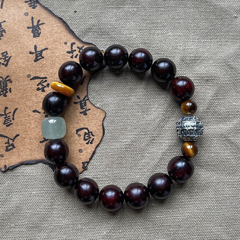 Prirodna narukvica od crvenog sandalovog drveta s perlicama tigrovog oka, drvene budističke perle, unisex