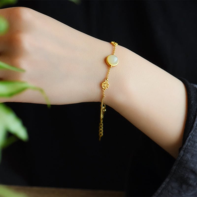 Ženski narukvica od srebra s minimalističkim dizajnom i Hetianskim bijelim jadeitom