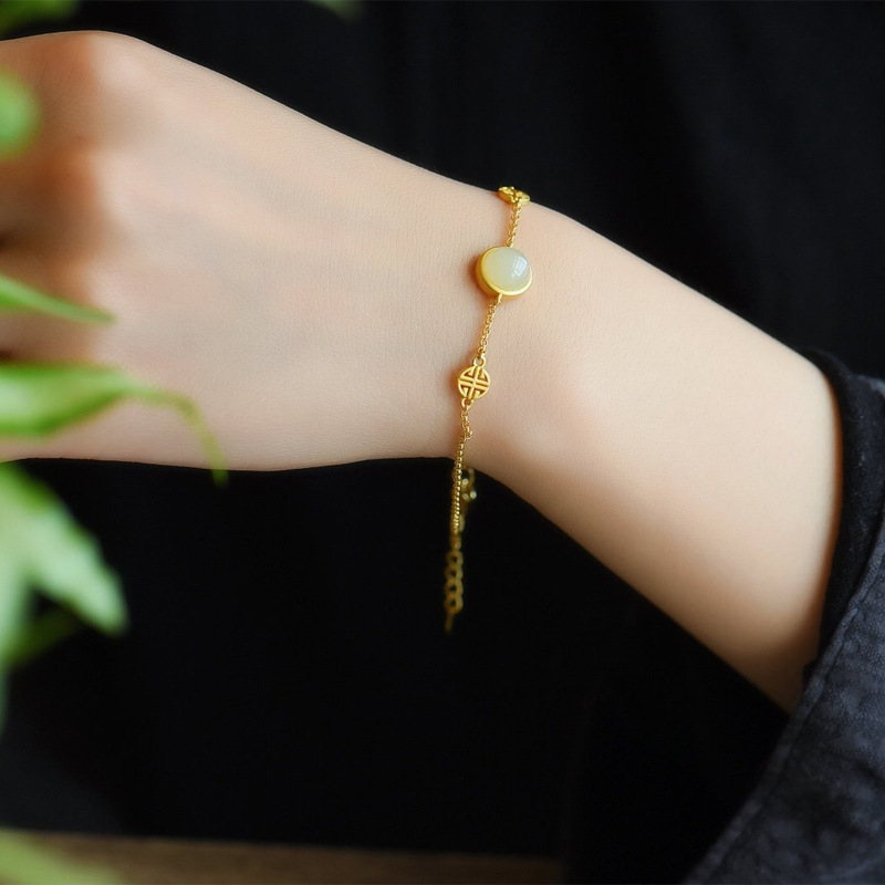 Ženski narukvica od srebra s minimalističkim dizajnom i Hetianskim bijelim jadeitom