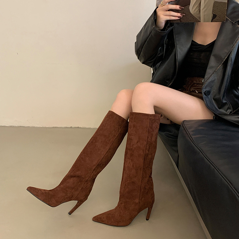 Ženske čizme iznad koljena s špicastim vrhom, jednobojne, ravna linija, visoki pet 6–8 cm