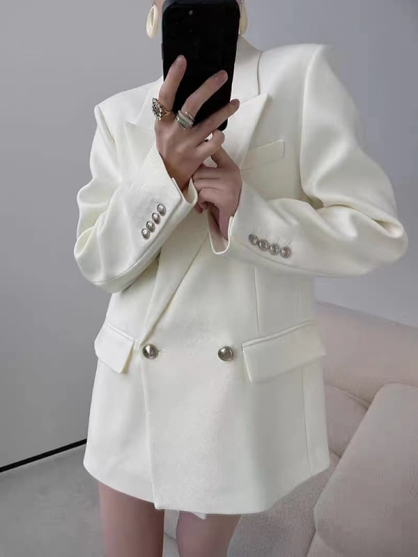 Бял дамски блейзър със свободен силует, oversize стил, корейски дизайн, ежедневен костюм, 2025 пролет-есен.