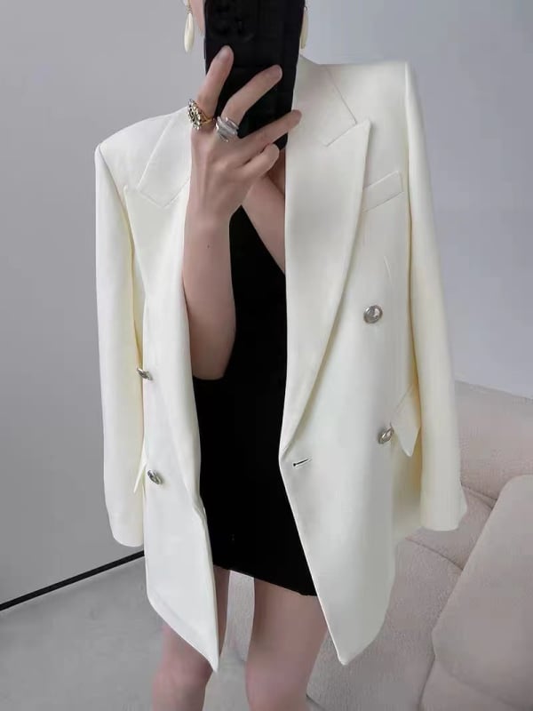 Бял дамски блейзър със свободен силует, oversize стил, корейски дизайн, ежедневен костюм, 2025 пролет-есен.