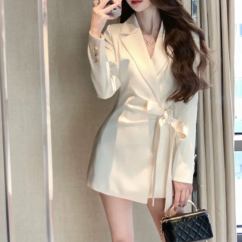 Полу-дълго сако от сатенен ацетат с колан, пролет 2025, корейски стил за дами