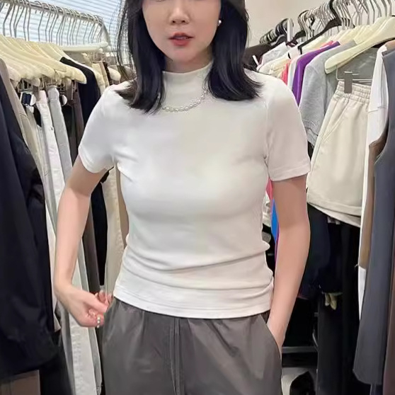 Дамска късръкавна базова тениска със стояща яка, тънка и еластична, Slim fit