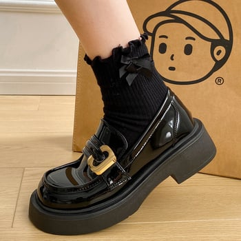 Fekete női vastag talpú loaferek, 2023-as brit stílusú nyári retró, fényes PU bőr, slip-on