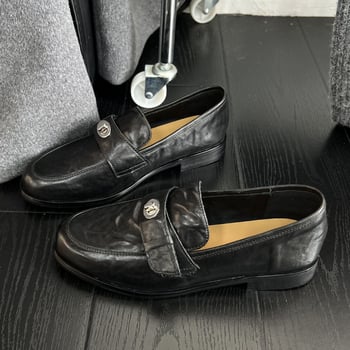 Valódi bőr loaferek, slip-on, laza brit stílusú női cipők, bőr felsőrész, alacsony nyílású vamp és középmagas sarok (3–6 cm), tavasz 2025