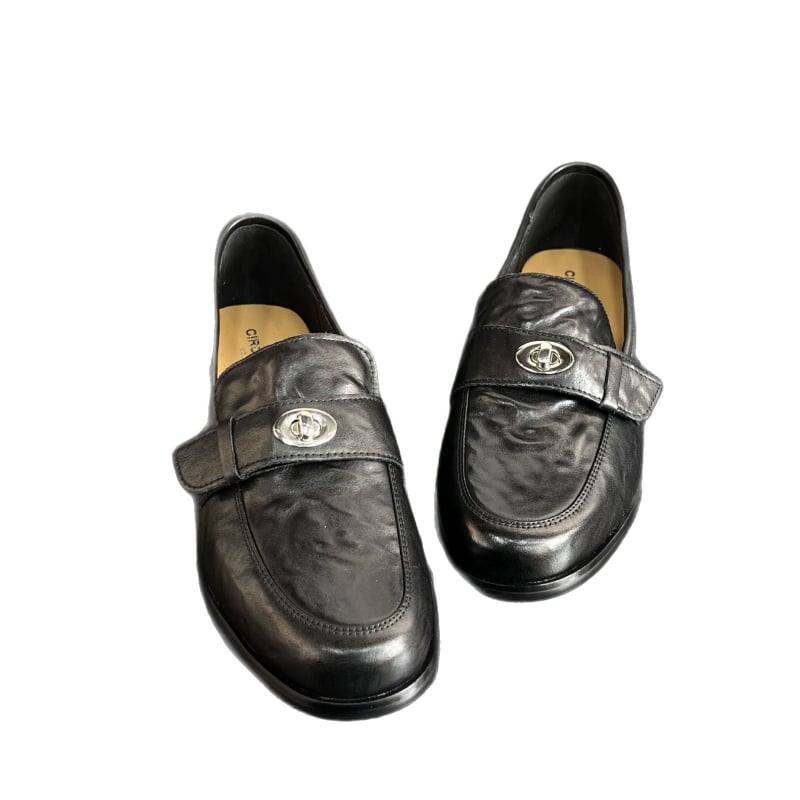 Valódi bőr loaferek, slip-on, laza brit stílusú női cipők, bőr felsőrész, alacsony nyílású vamp és középmagas sarok (3–6 cm), tavasz 2025