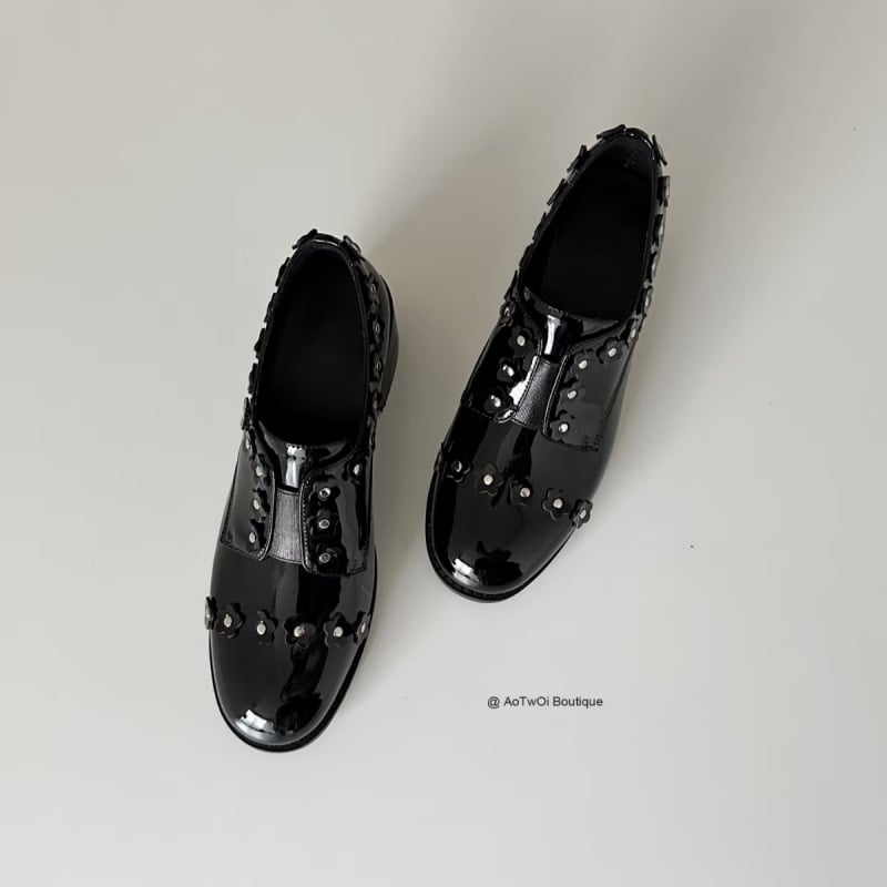 Női bőr loaferek – slip-on, francia retro stílus, brit hatás, vastag sarok