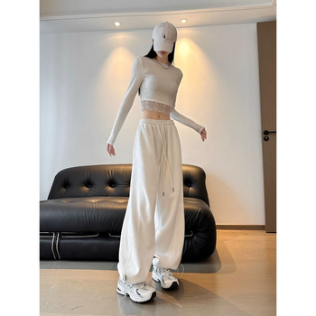 Бели дамски спортни панталони за пролет и есен 2025 г., американски стил, бананови широки джогър панталони с висока талия, драпирани и с връзка за стягане