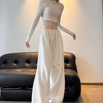 Бели дамски спортни панталони за пролет и есен 2025 г., американски стил, бананови широки джогър панталони с висока талия, драпирани и с връзка за стягане