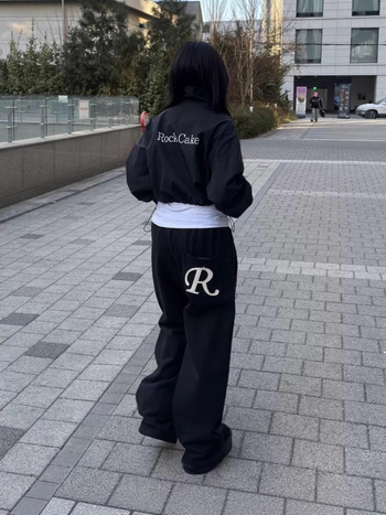 Rock C*Ke корейска версия Jennie Hiraishi Momo с бродирана буква R – ежедневни спортни панталони