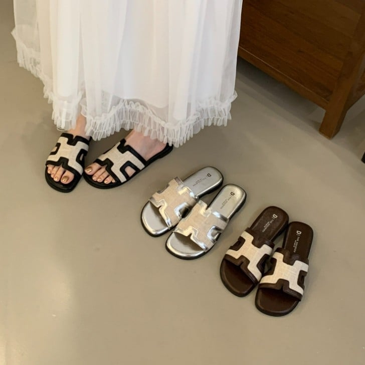 Női színes blokkokkal készült papucsok, 2025 nyár, lapos talpú utazó- és strandpapucs, nyitott ujjak