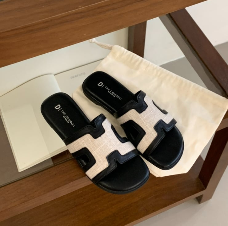 Női színes blokkokkal készült papucsok, 2025 nyár, lapos talpú utazó- és strandpapucs, nyitott ujjak