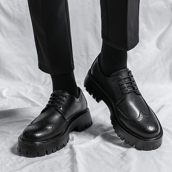 Юношески кожени обувки с дебела подметка, нисък профил в стил брогу, ежедневни обувки