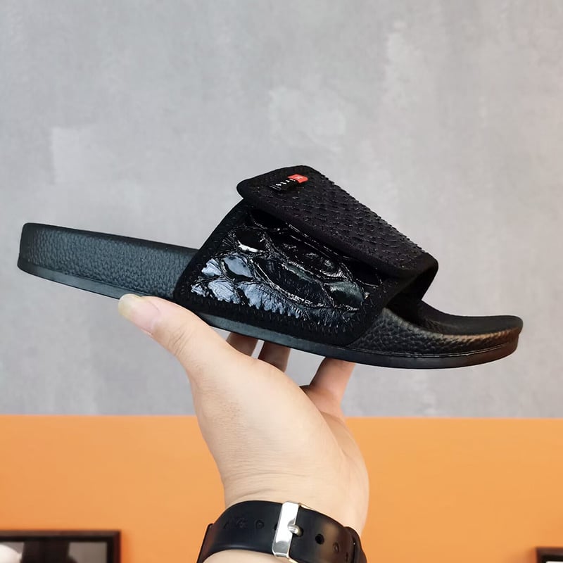 Férfi kültéri flip-flopok, állítható Velcro-vel és mikroszálas bőrpántokkal