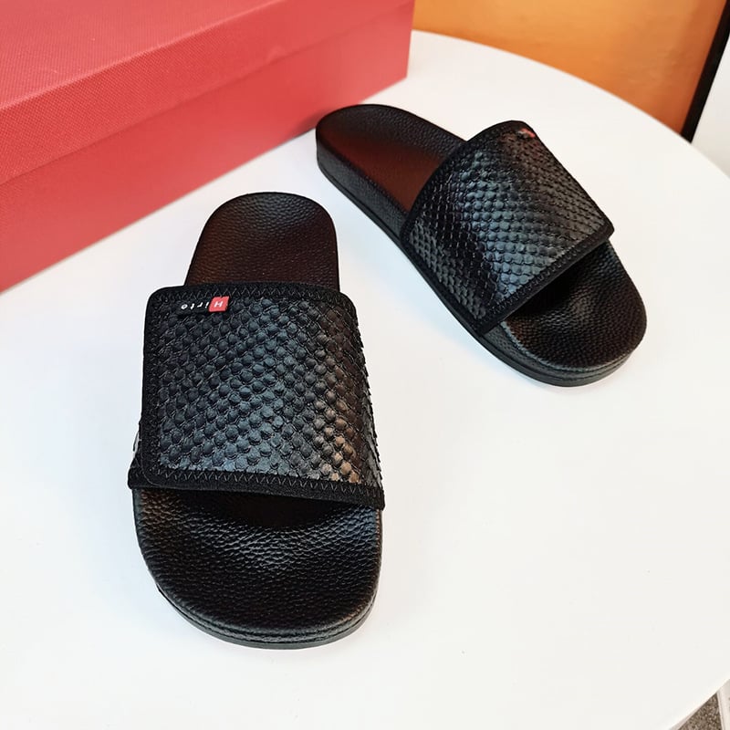 Férfi kültéri flip-flopok, állítható Velcro-vel és mikroszálas bőrpántokkal