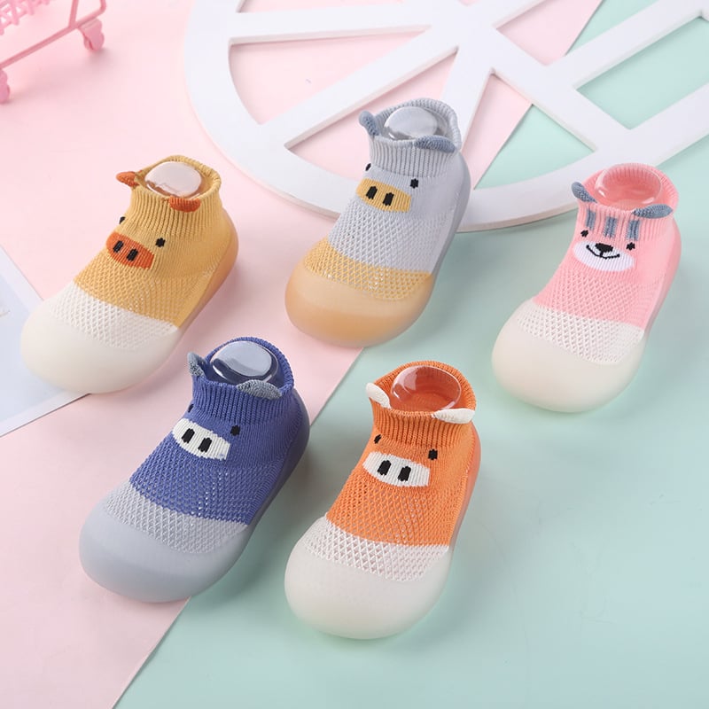 Дишащи обувки за прохождане за бебета и деца с мрежеста горна част, антихлъзгащи, карикатурен дизайн за пролет-лято-есен