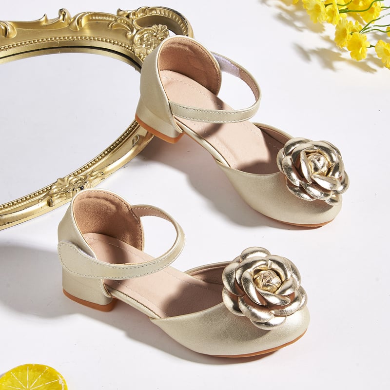 2026 нови детски принцески обувки, летни затворени носове сандали с висок ток за малки принцеси, кожени обувки за момичета, стил принцеса