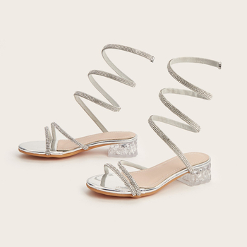 Детски сандали за момичета със кристали, открит пръст и каишки, сребърни, с дебел ток