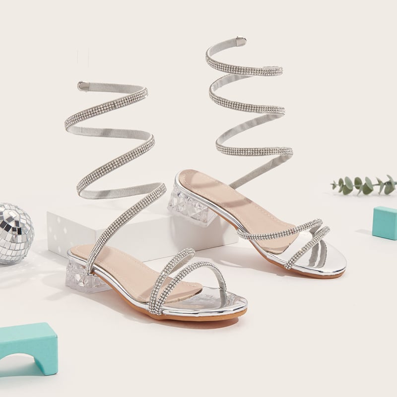 Детски сандали за момичета със кристали, открит пръст и каишки, сребърни, с дебел ток