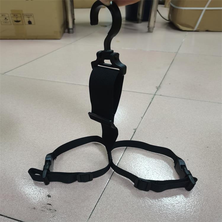 Stojan na sušenie topán s nastaviteľným zavesovacím pásom pre rybárske čižmy a vodné topánky