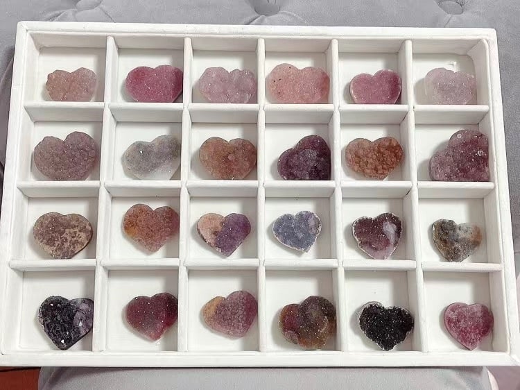 Поставка за бижута от светъл велур, за обеци и гривни