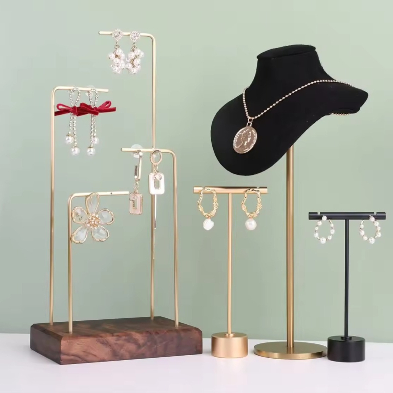 Kovový stojan na šperky: náušnice, prstene a náramky — T-tvarovaný stojan