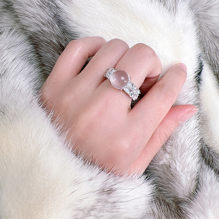 Otvoreni bakreni prsten za žene s prirodnim bijelim kalcedonijem i sivim ahatom – retro elegantan minimalistički kružni dizajn