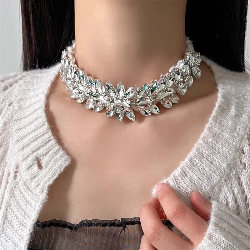 Choker u francuskom stilu, ultra sjajan cirkon, pliš choker ogrlica za žene, kapljasti oblik, duljina 51–60 cm