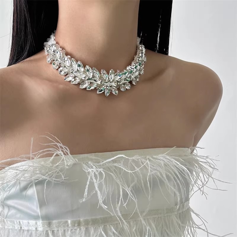 Choker u francuskom stilu, ultra sjajan cirkon, pliš choker ogrlica za žene, kapljasti oblik, duljina 51–60 cm