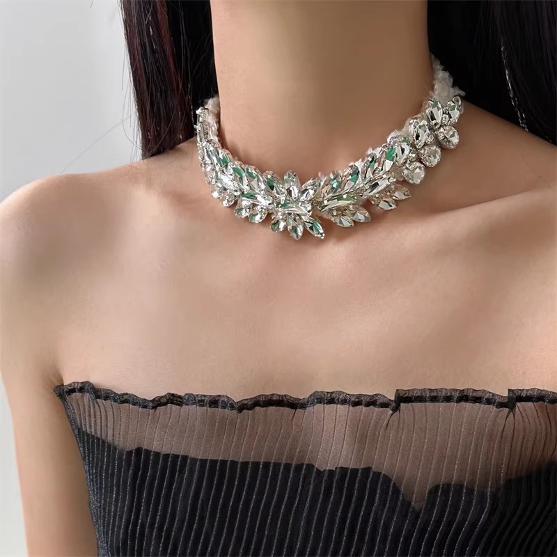 Choker u francuskom stilu, ultra sjajan cirkon, pliš choker ogrlica za žene, kapljasti oblik, duljina 51–60 cm