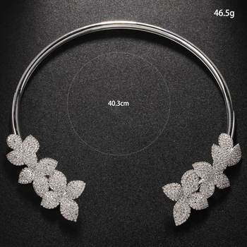 Set nakita s rhinestones i cvjetnim motivom: ogrlica i naušnice za žene