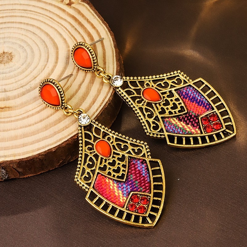 Бохемска етническа огърлица с цветен преплетен шнур и кристали за жени