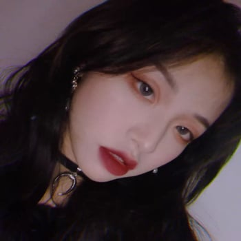 Γυναικείο κολιέ λαιμού σε δυτικοαμερικανικό στυλ, σκοτεινή γοτθική αισθητική, με μενταγιόν σε σχήμα φεγγαριού, μινιμαλιστικό και ευέλικτο