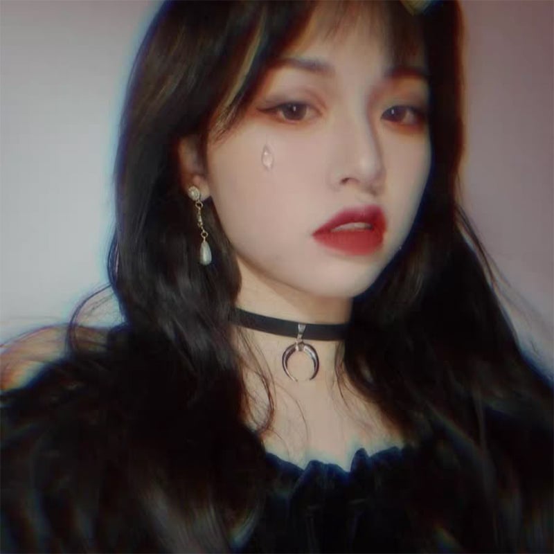 Γυναικείο κολιέ λαιμού σε δυτικοαμερικανικό στυλ, σκοτεινή γοτθική αισθητική, με μενταγιόν σε σχήμα φεγγαριού, μινιμαλιστικό και ευέλικτο