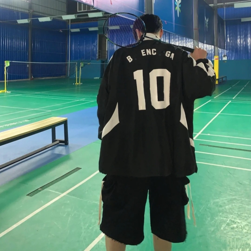 2024 пролетна колекция: съвместна линия B, класическа футболна ветровка с принт на буква на гърба и стояща яка