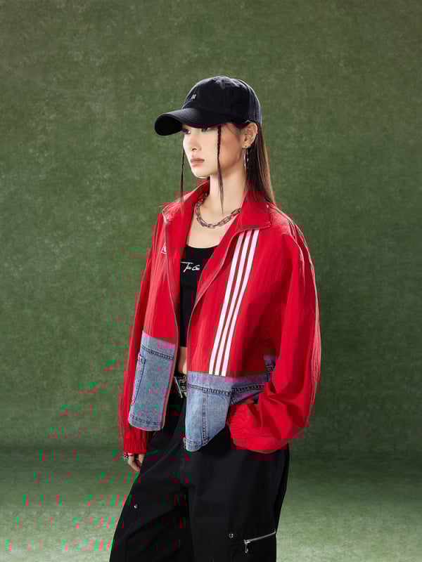 Tuogu дамско яке в американски стил, свободен силует, пролетно тънко спортно яке с patchwork деним и цветни блокове с райета