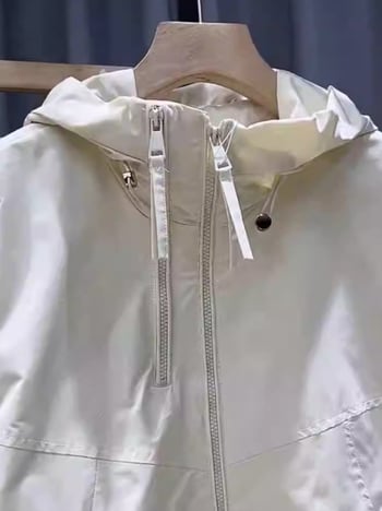 Дамско бяло яке с качулка, леко за пролетно–есенно облекло 2024 г., европейски стил, слънцезащитно яке.