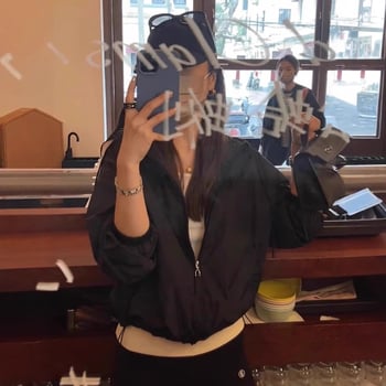 Дамско късо черно яке с качулка, ветроустойчиво, есен 2024