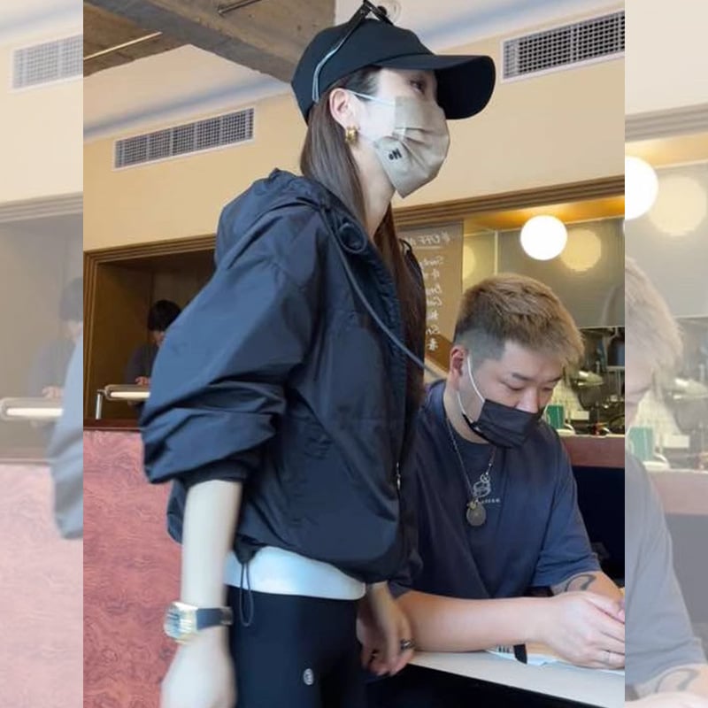 Дамско късо черно яке с качулка, ветроустойчиво, есен 2024