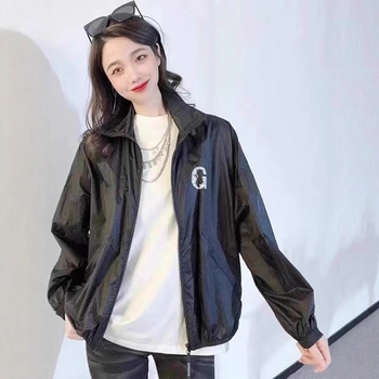 Черна дамска лека ветровка с цип и буква G, слънцезащита, лято 2025